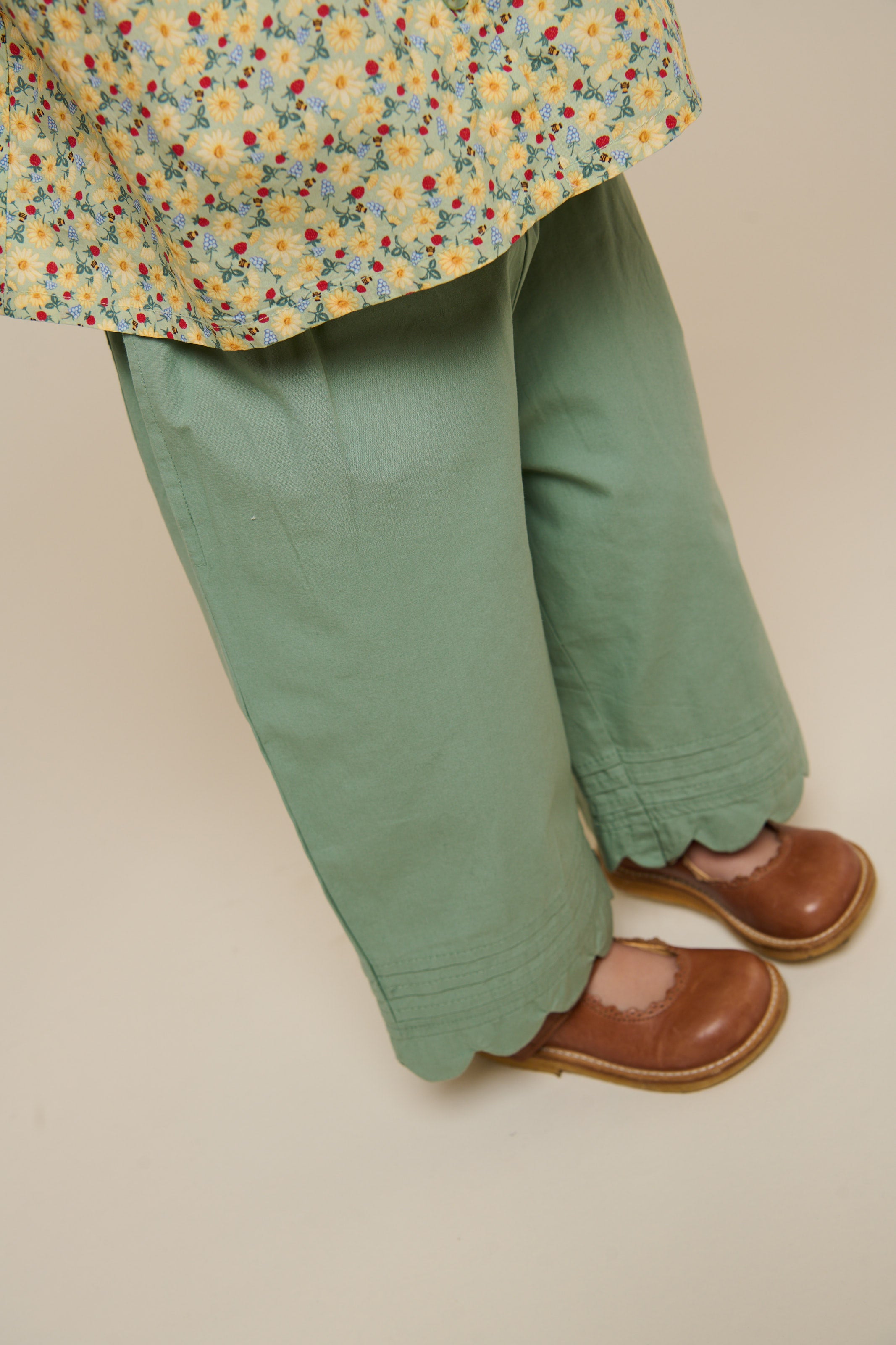 Poplin Trouser with Scallop Edge - Kids - Dusty Green | 101049 Joy